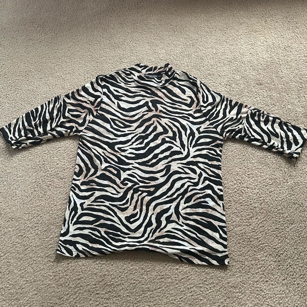 Cha Xha Vente sheer leopard print sheer shirt.